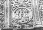 Medallón anónimo de la fachada de la Universidad de Salamanca donde aparecen retratados los Reyes Católicos