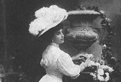 Pilar Moltó vestida de novia, 1894.