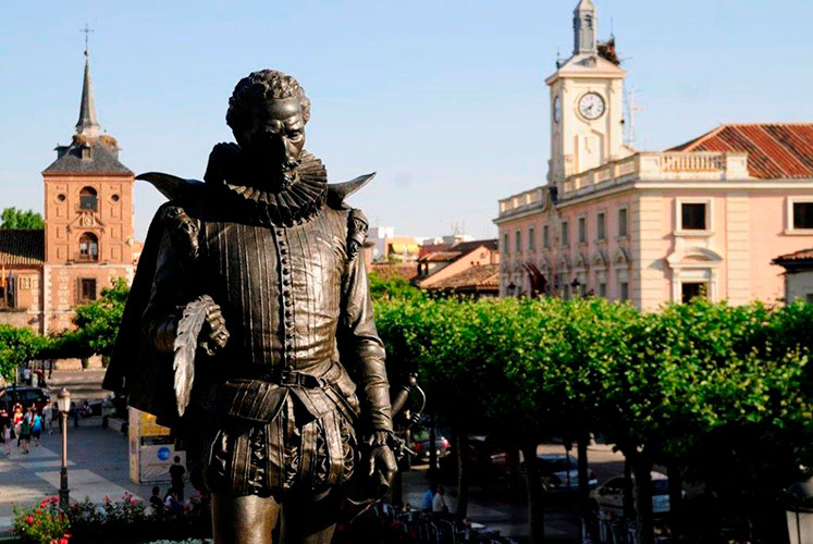 Estatua de Miguel de Cervantes.