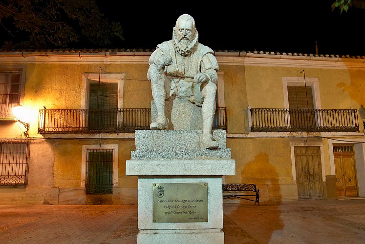 Estatua de Cervantes.