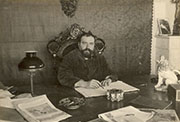 Vicente Blasco Ibáñez en su despacho del chalet de la Malvarrosa, Valencia, 1902.