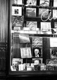 Primer plano de un escaparate lleno de discos de Arthur Rubinstein