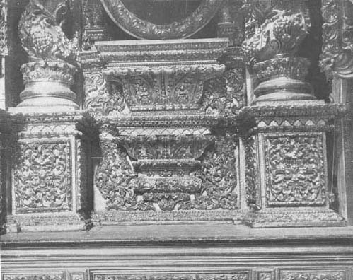 Figura 54.- Detalle del retablo del altar de San Luis