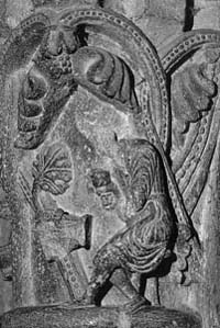 Arnau
Gatell: capitell del Claustre del Monestir de Sant Cugat
del Vallés, Barcelona, on apareix autorepresentat
el mateix Gatell amb una inscripció laudatòria,
finals del segle XII