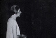 Alfonsina Storni recitando en la Fiesta de la Poesía (1927)