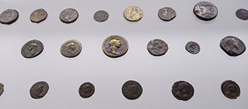 Monedas de emperadores romanos del Alto Imperio, siglos I y II. Ceca de Abdera. Museo Arqueológico (Almería).