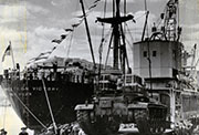 Desembarco de armamento americano en el puerto de Cartagena. 1954.