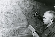 Trazando la ruta de la circunnavegación mundial del submarino nuclear Tritón. 1960.