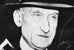 Robert Schuman (1886-1963) en 1949. Fue uno de los arquitectos del proyecto de las Comunidades Europeas junto a Jean Monnet, Alcide De Gasperi y Konrad Adenauer. Autor de la Declaración que lleva su nombre, para unir Europa y evitar guerras futuras.