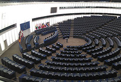 Hemiciclo del Parlamento Europeo en Estrasburgo. España celebra sus terceras elecciones europeas el 12 de junio de 1994.