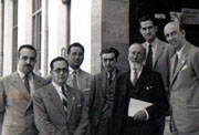 1958. Con don Ramón Menéndez Pidal y otros profesores de los Cursos de Verano de Jaca (Universidad de   Zaragoza).
