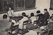 Juan Ramón Jiménez en su curso sobre modernismo, en la Universidad de Puerto Rico, 1953.