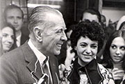 Luisa Valenzuela con Jorge Luis Borges en la inauguración de «La librería» de Nueva York