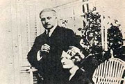Manuel Ugarte con su mujer, Thérèse Desmard en Niza en 1927 (Fuente: Archivo General de la Nación, Argentina, Legajo Manuel Ugarte 2234)