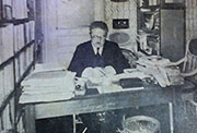 Manuel Ugarte en su despacho en Niza c. 1927 (Fuente: Archivo General de la Nación, Argentina, Legajo Manuel Ugarte 2233)