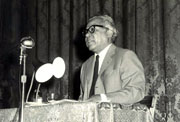 Nicolás Guillén en Santiago de Cuba (1959)