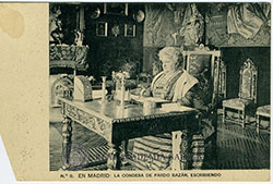 Retrato de Emilia Pardo Bazán escribiendo, c. 1910-1916 (Fuente: Galiciana. Arquivo Dixital de Galicia).