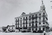 Entrada de Cipriano Castro a Caracas, Enrique Avril, c. 1895, 8,5x9 cm