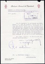 Portada:Notificación a Francisco Rabal de la concesión del premio al mejor actor de 1957 por su interpretación en \"Amanecer en Puerta Oscura\". 7 marzo de 1958