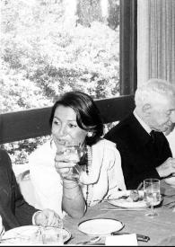 Portada:Plano general de una mujer, Arthur Rubinstein (perfil izquierdo), Golda Meir (perfil izquierdo), Aniela Rubinstein, un hombre y Aniela Rubinstein comiendo durante una cena
